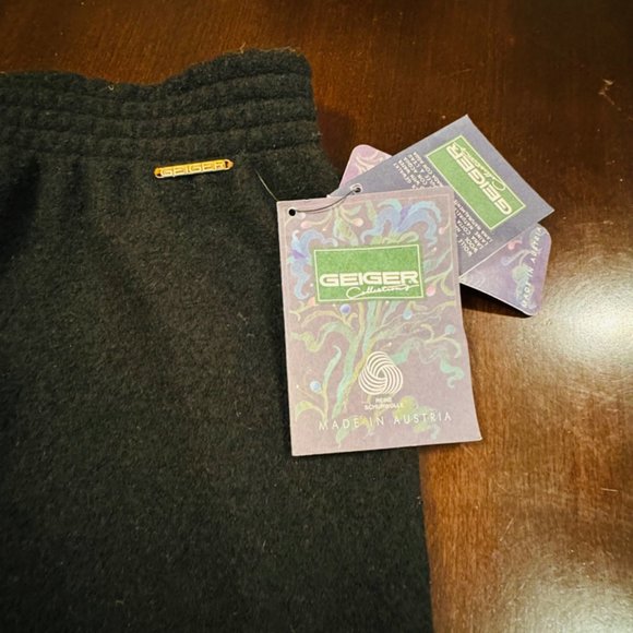 Geiger Pure New Wool Black Skirt Womens Size 36 Austria NWT - Picture 4 of 9